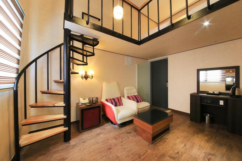 Dh Naissance Hotel 3*