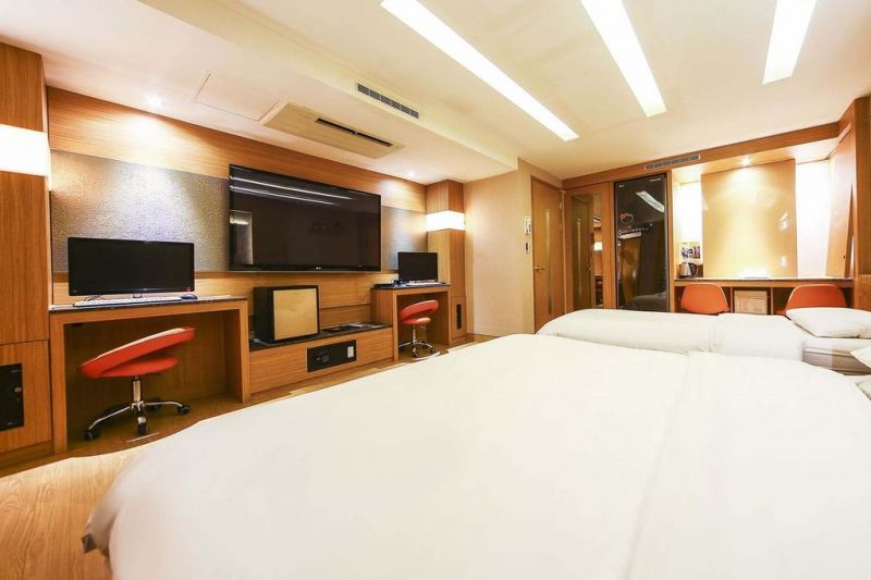 Dh Naissance Hotel 3*