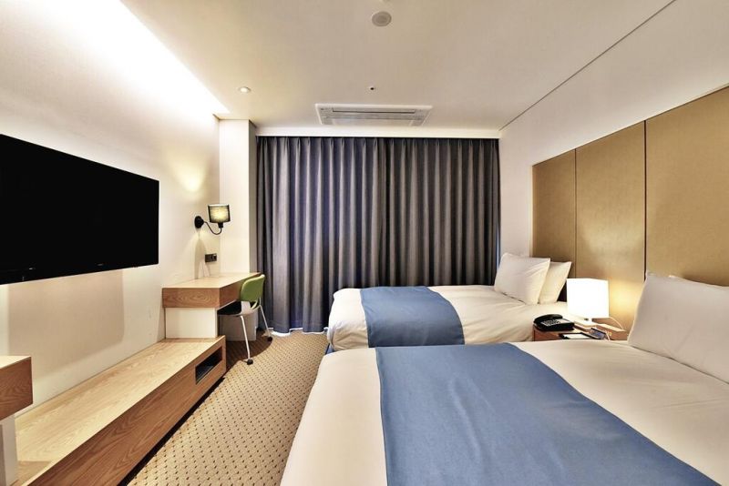Whistle Lark Hotel 3*