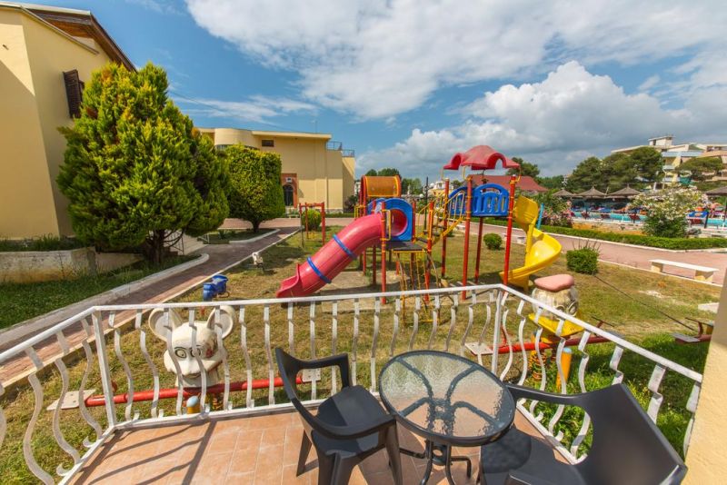 Kolaveri Resort 3*