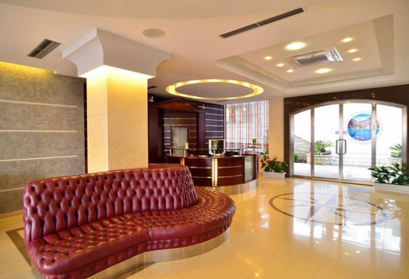 Saranda International 3*