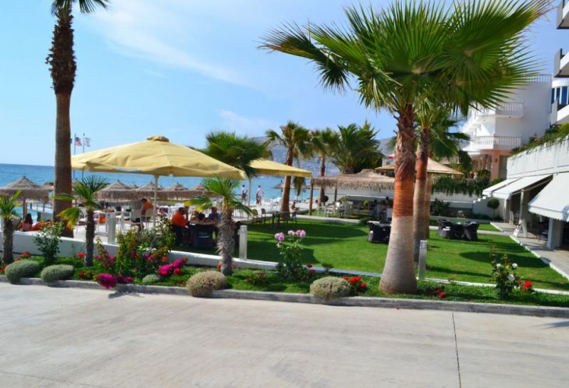 Saranda International 3*