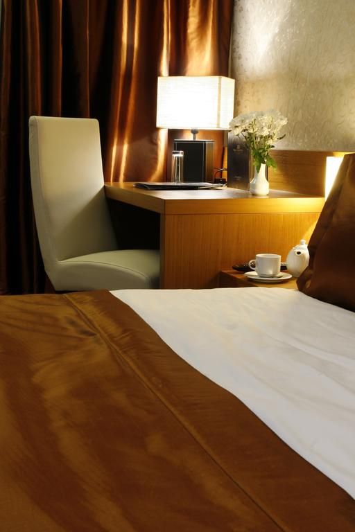 Tirana International 4*