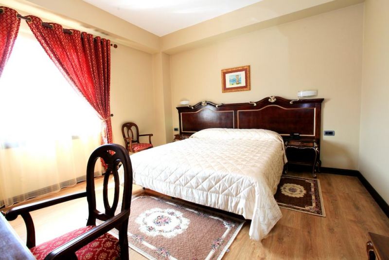 Victoria 4*