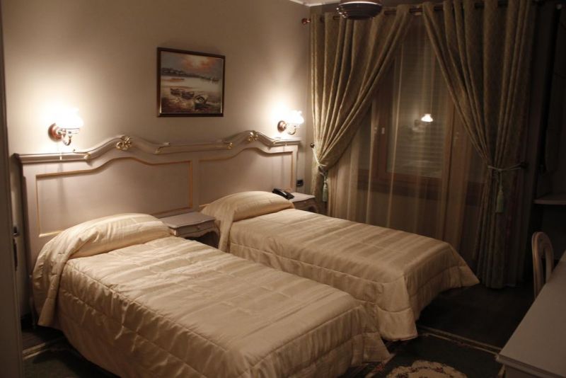 Victoria 4*