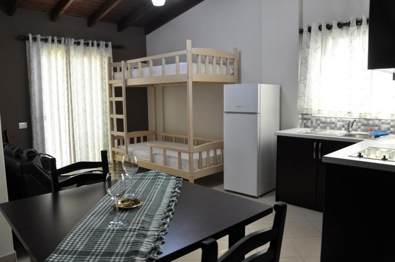 Villa Qendra 3*