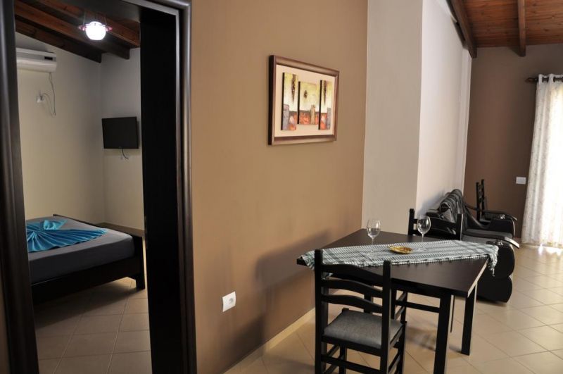 Villa Qendra 3*