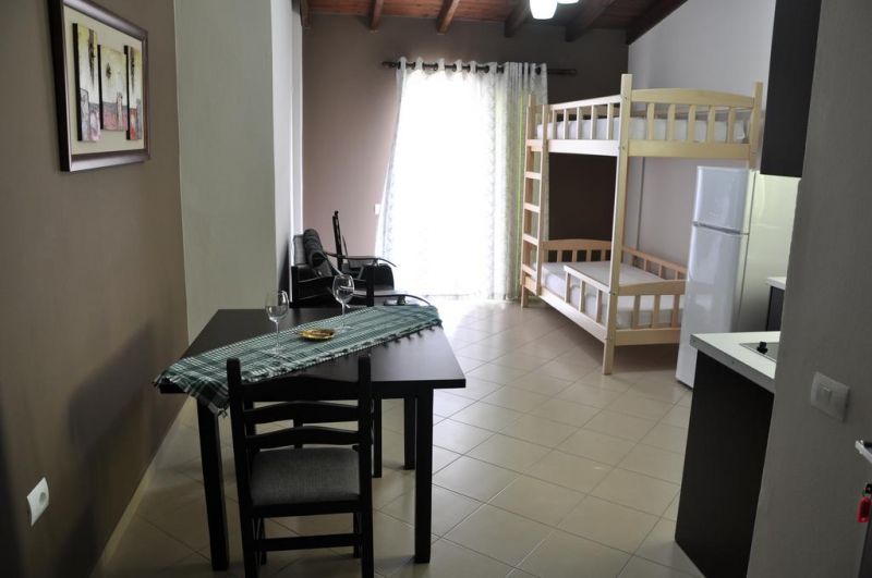 Villa Qendra 3*