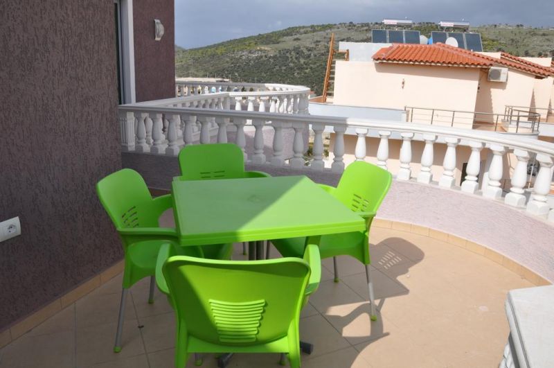 Villa Qendra 3*