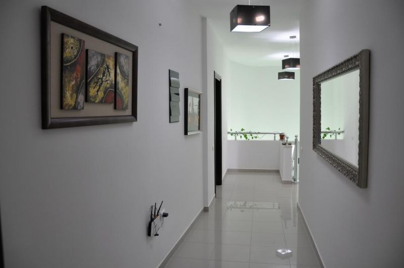 Villa Qendra 3*