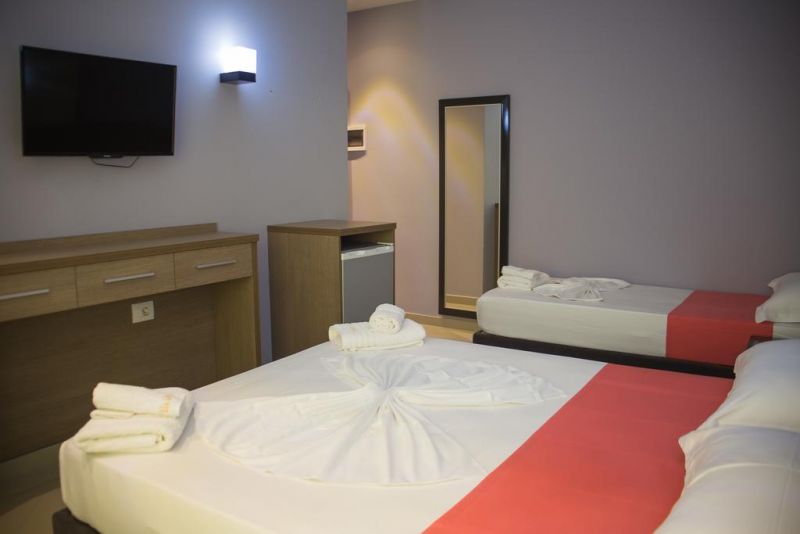 Villa Qendra 3*