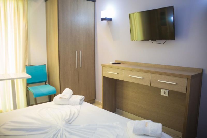 Villa Qendra 3*