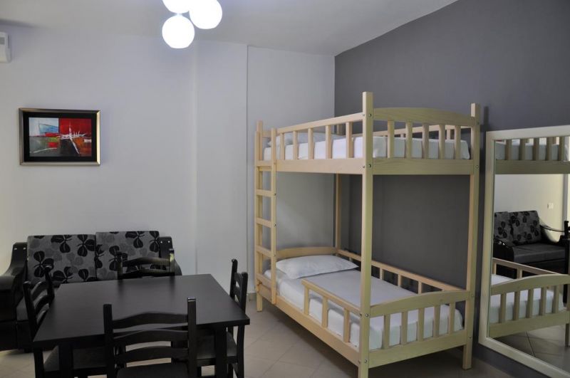 Villa Qendra 3*