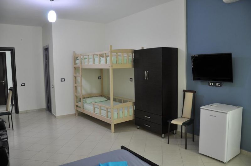 Villa Qendra 3*