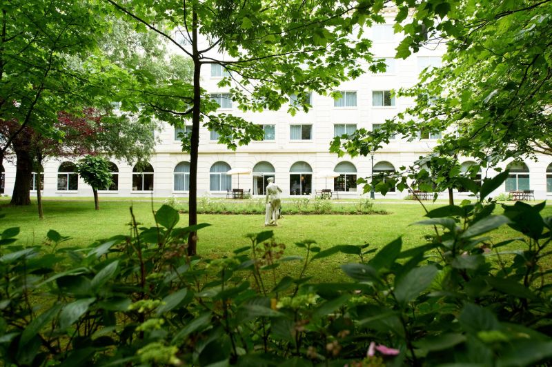 Husa President Park 4*
