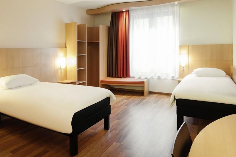 Ibis Brussels Centre Gare Midi 3*