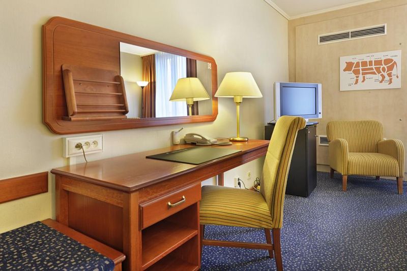 Van Der Valk Hotel Antwerp 4*