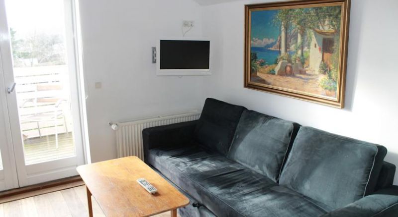 Lavilla Guesthouse 2*
