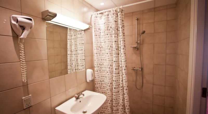 Saga Hotel 2*