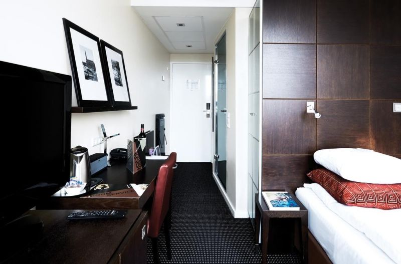 The Square 4*