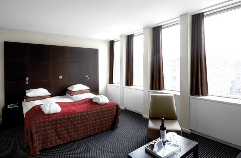 The Square 4*