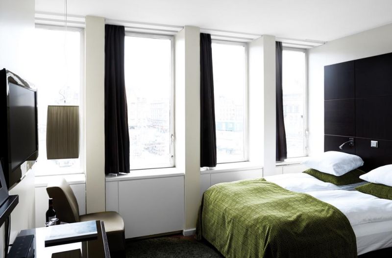 The Square 4*
