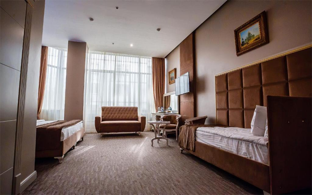 Grand Sapphire 4*