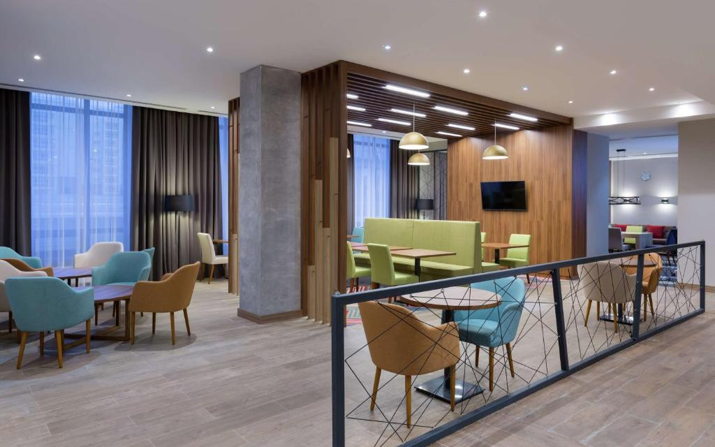 Hampton By Hilton Astana Triumphal Arch 4*