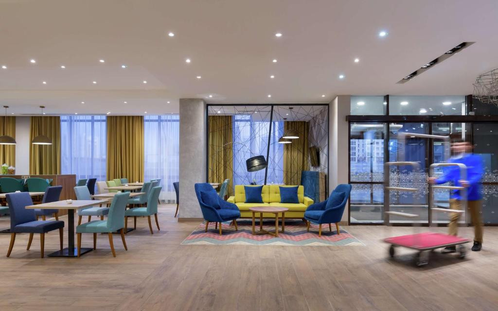 Hampton By Hilton Astana Triumphal Arch 4*