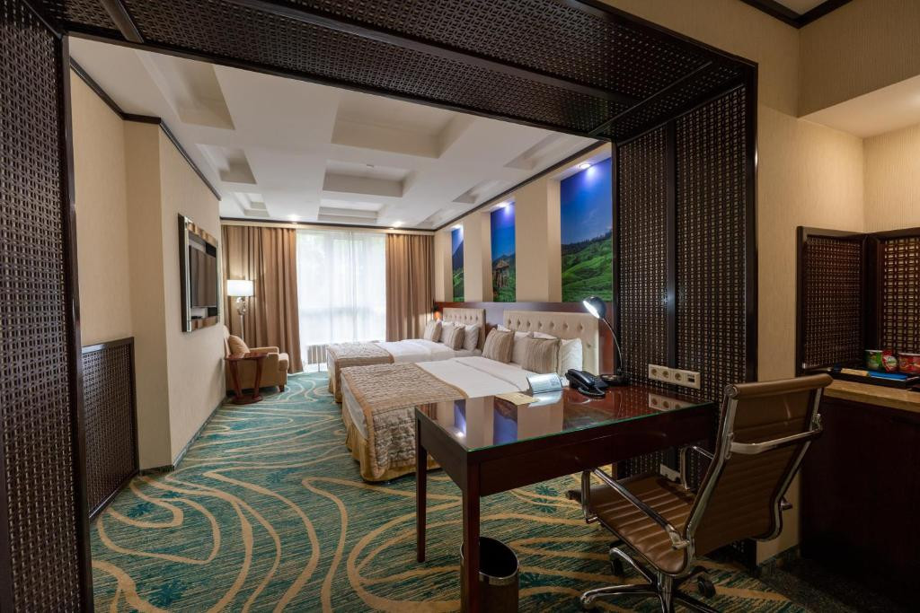 Kazzhol Hotel 4*