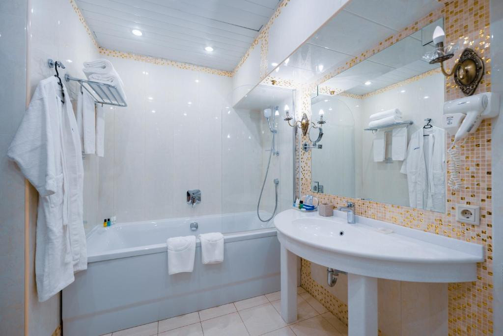 Kazzhol Hotel 4*