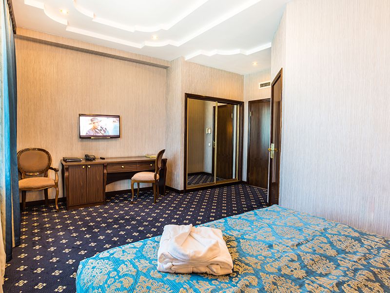 Royal Palace 3*