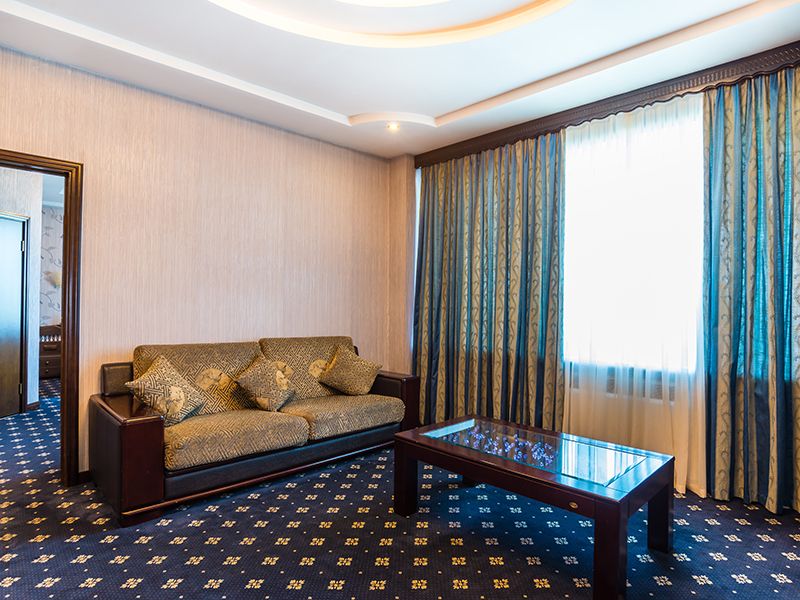 Royal Palace 3*