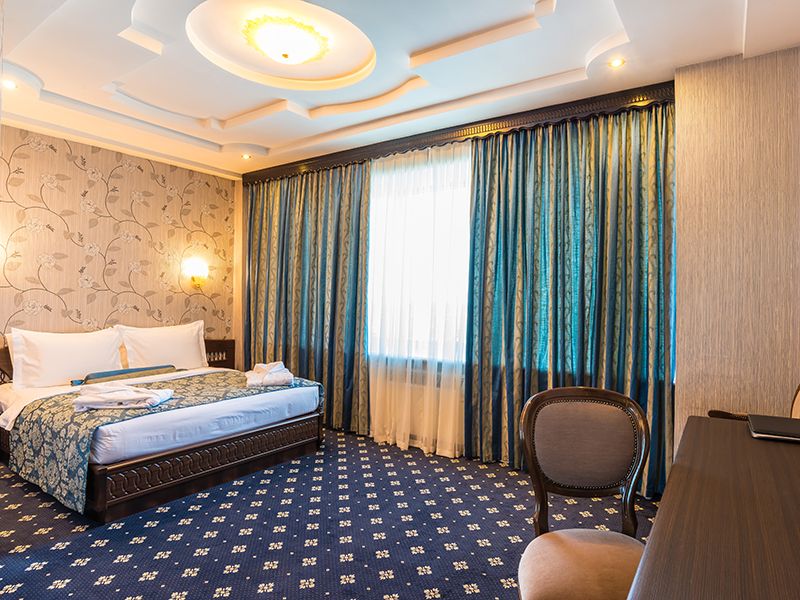 Royal Palace 3*