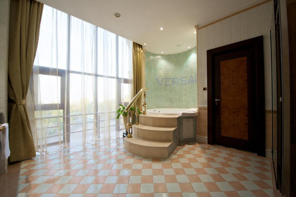 Royal Tulip Almaty 5*