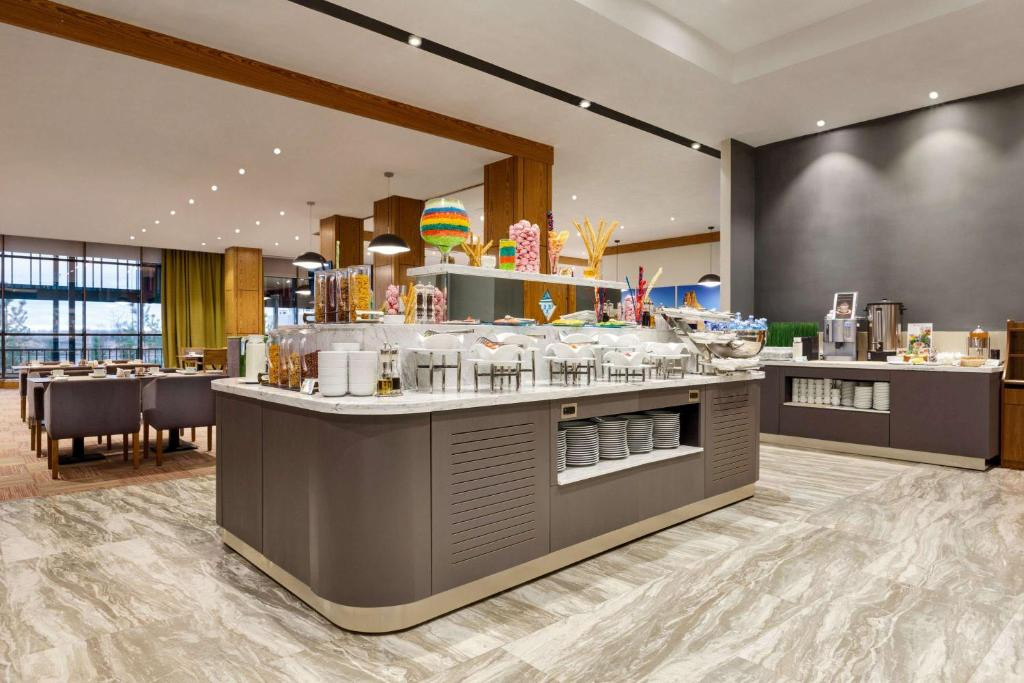 Wyndham Garden Astana 4*