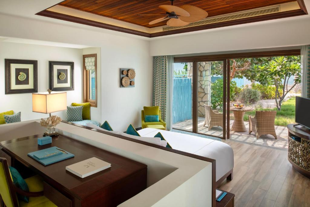 Banana Island Resort By Anantara 5*