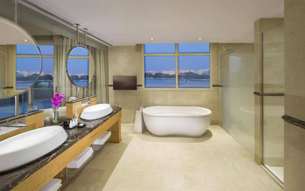 Grand Hyatt Doha Hotel & Villas 5*