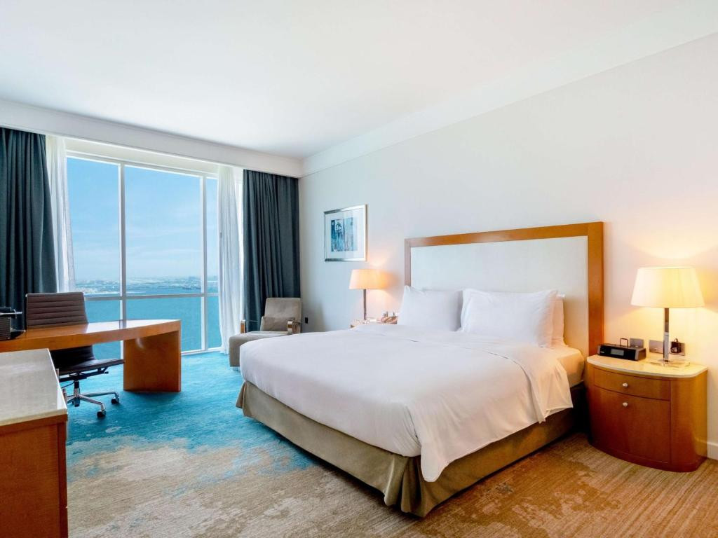Hilton Doha 5*