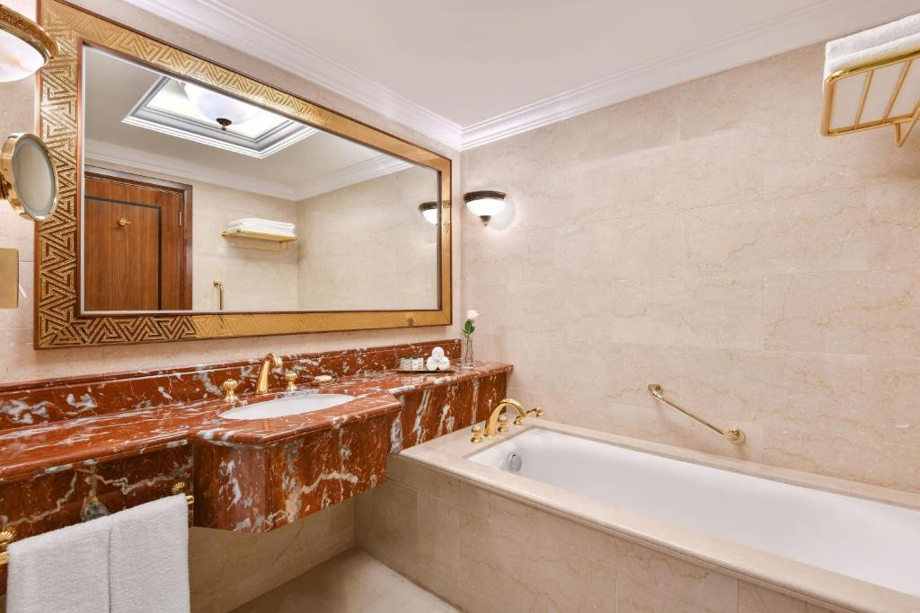 Sheraton Grand Doha Resort & Convention 5*