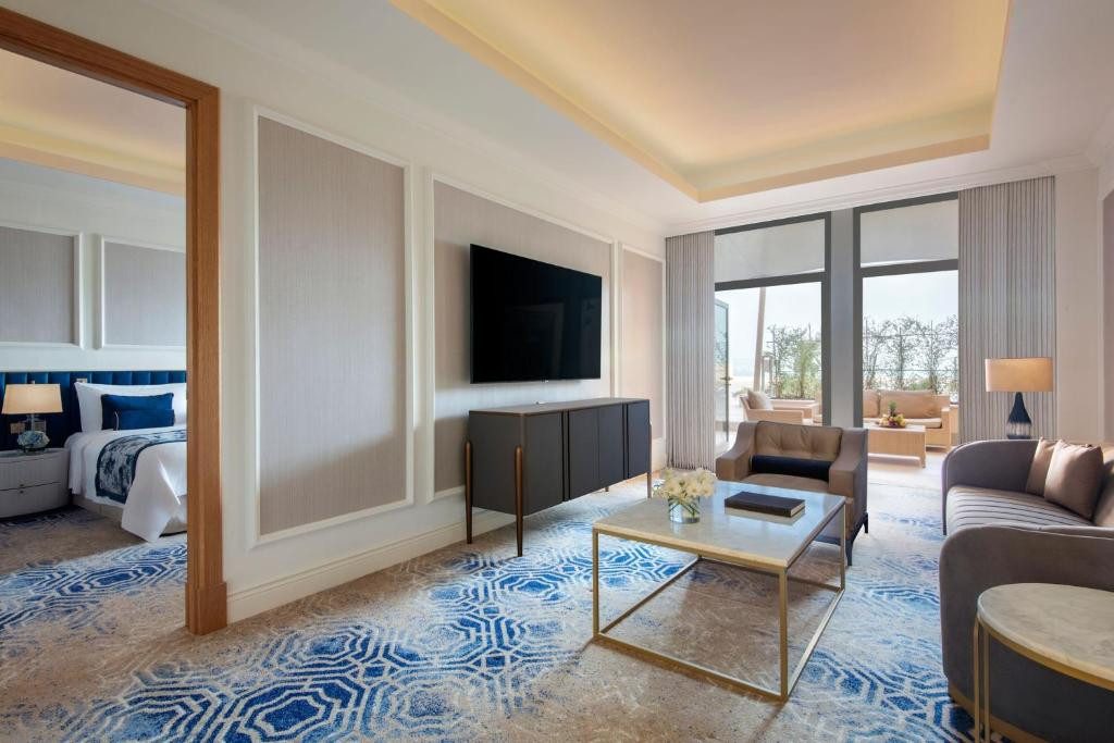 The St. Regis 5*