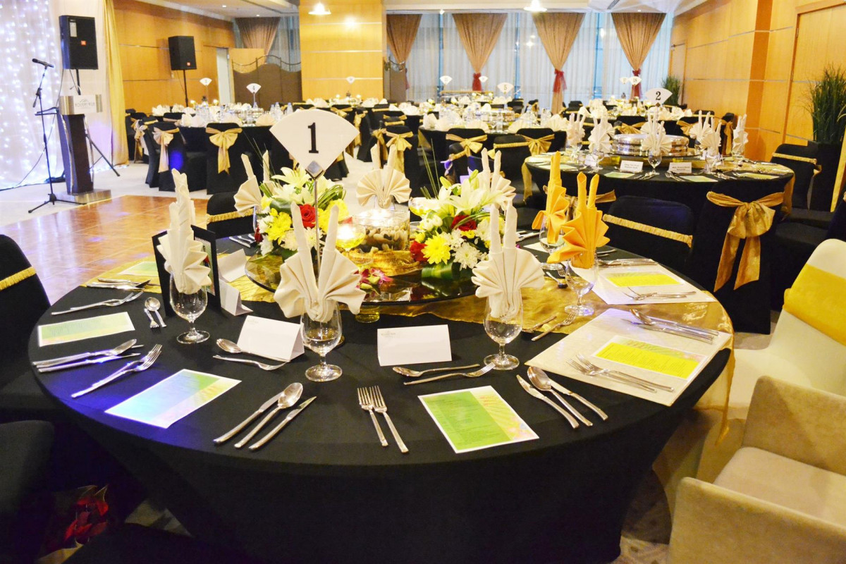 Holiday Villa Hotel & Residence City Centre 4*