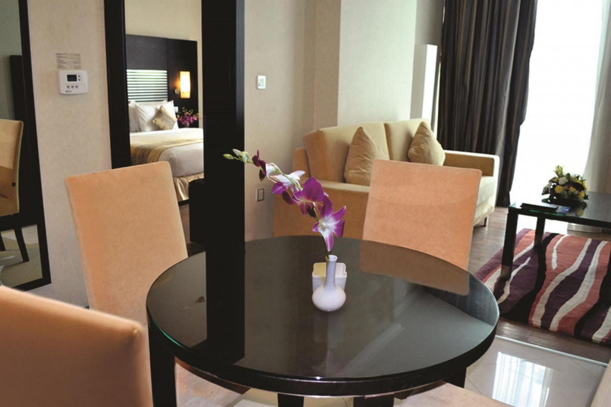 Holiday Villa Hotel & Residence City Centre 4*