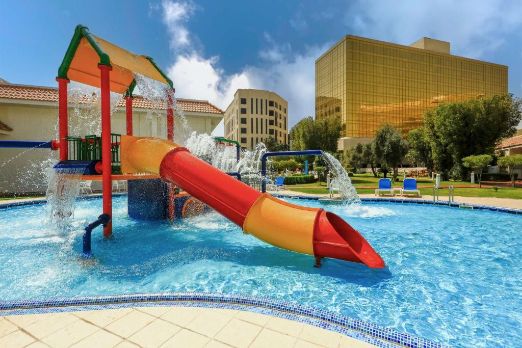 Radisson Blu Hotel & Resort 4*