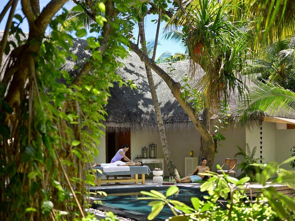 Dusit Thani Maldives 5*