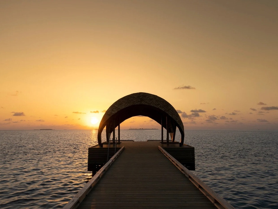 Outrigger Maldives Maafushivaru Resort 5*