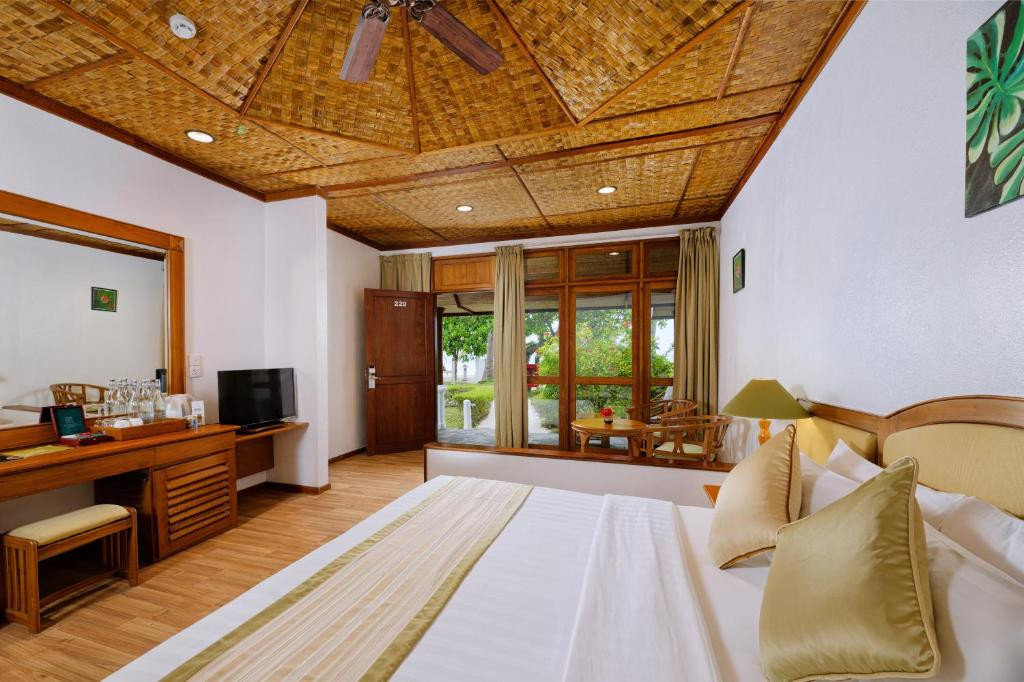 Bandos Maldives (Ex. Bandos Island Resort) 4*