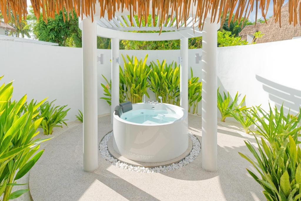 Bandos Maldives (Ex. Bandos Island Resort) 4*