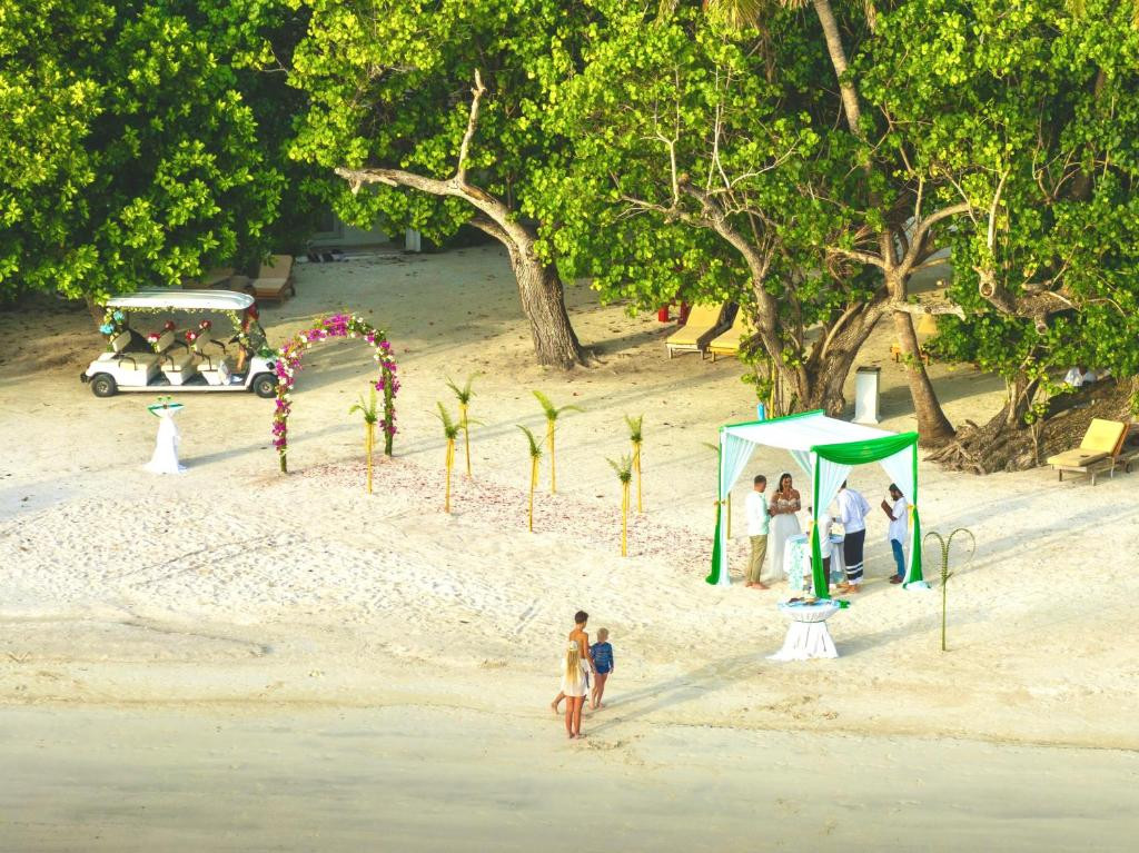 Bandos Maldives (Ex. Bandos Island Resort) 4*