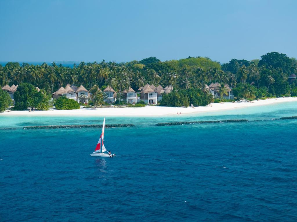 Bandos Maldives (Ex. Bandos Island Resort) 4*